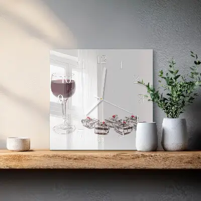 Relógio quadrado Um copo de vinho