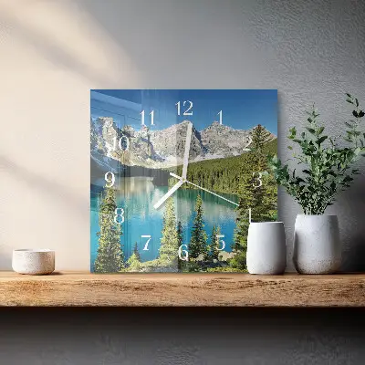 Relógio quadrado natureza das montanhas