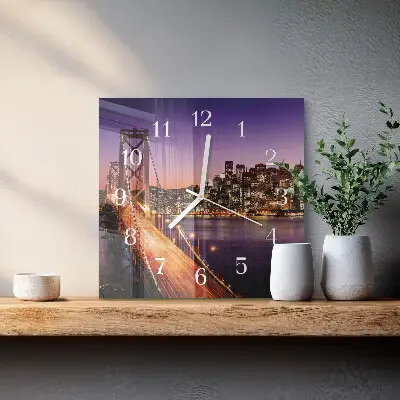 Relógio quadrado Cidade das Pontes