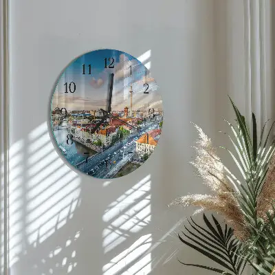 Relógio de parede redondo Um rio na cidade